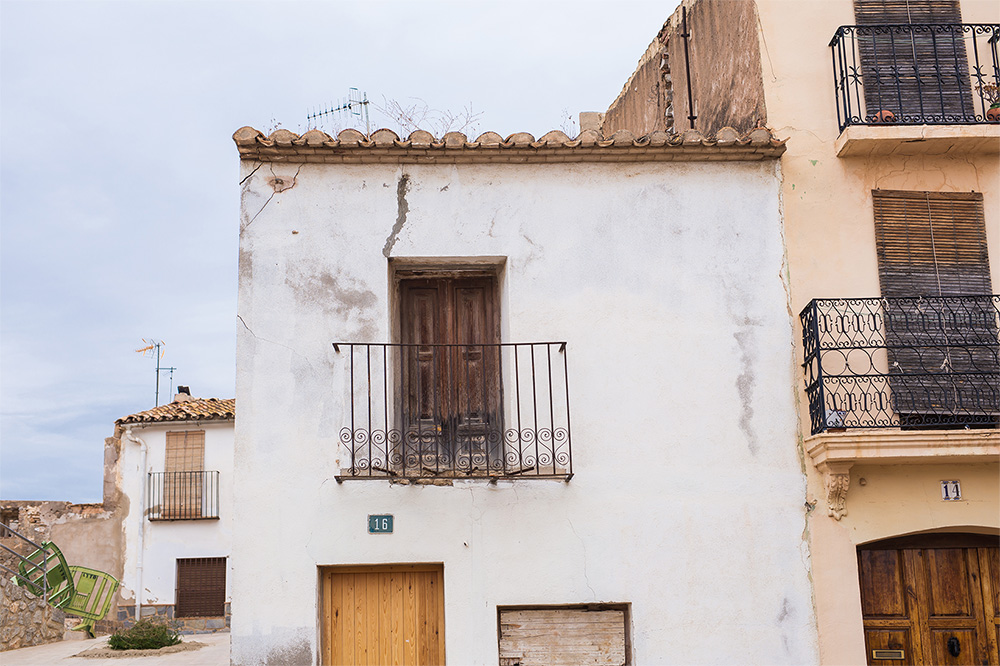 raisons-des-fissures-sur-un-balcon